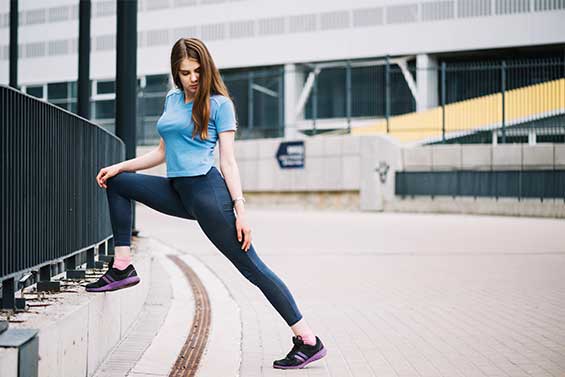 синя тениска