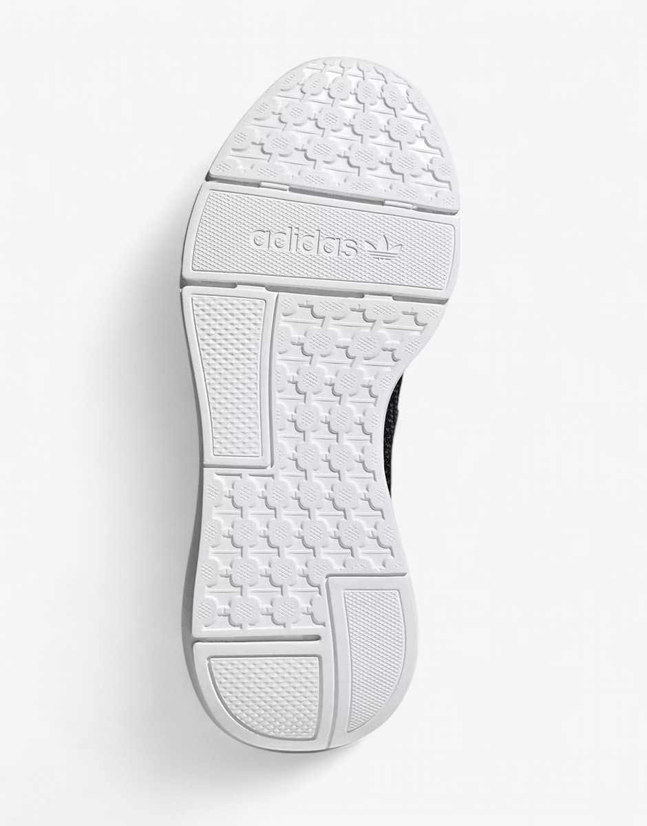 ADIDAS Sportswear Swift Run 22 Shoes Black/Grey
