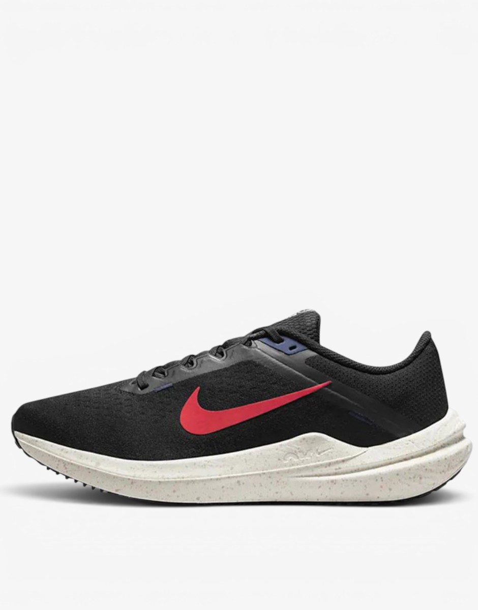 NIKE Air Winflo 10 Black / White