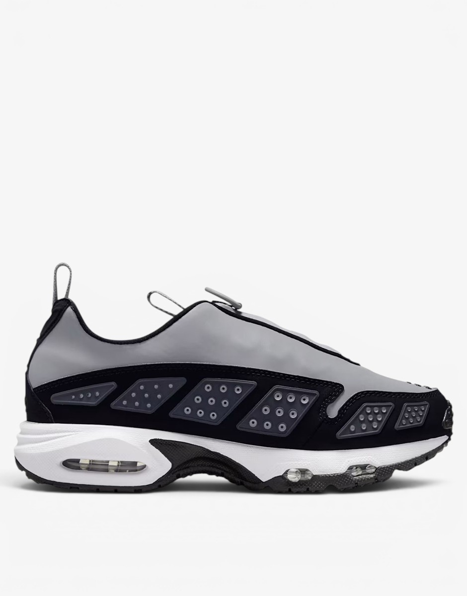 NIKE Women's Air Max SNDR Gray