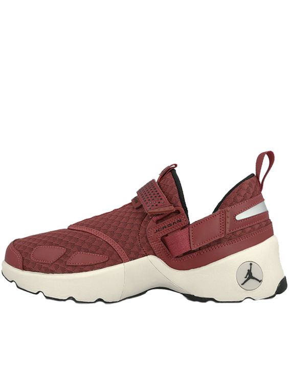 'NIKE Jordan Trunner LX Red