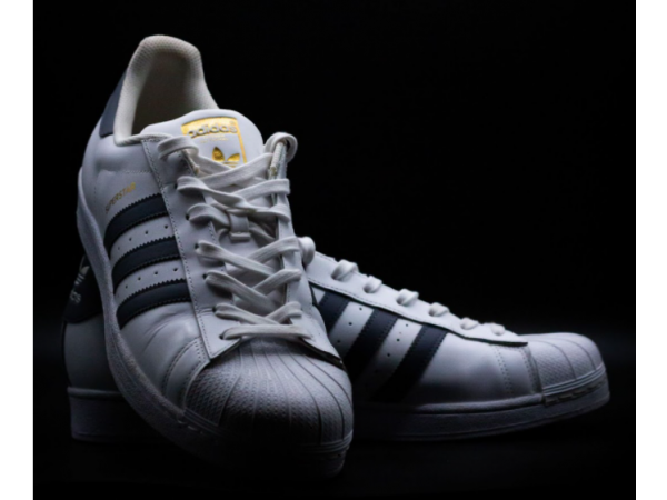 Adidas Superstar на 51 години през 2021 година